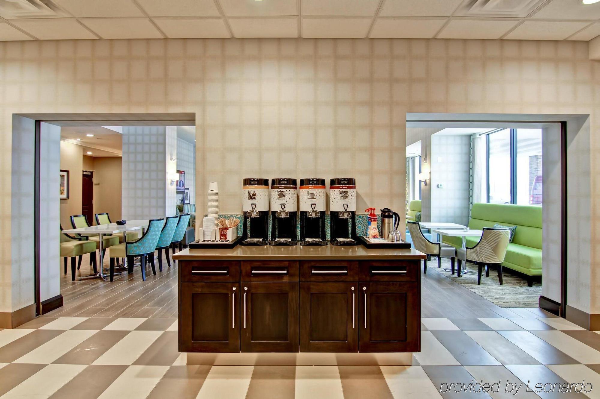 Hampton Inn & Suites By Hilton Saskatoon Airport Екстер'єр фото